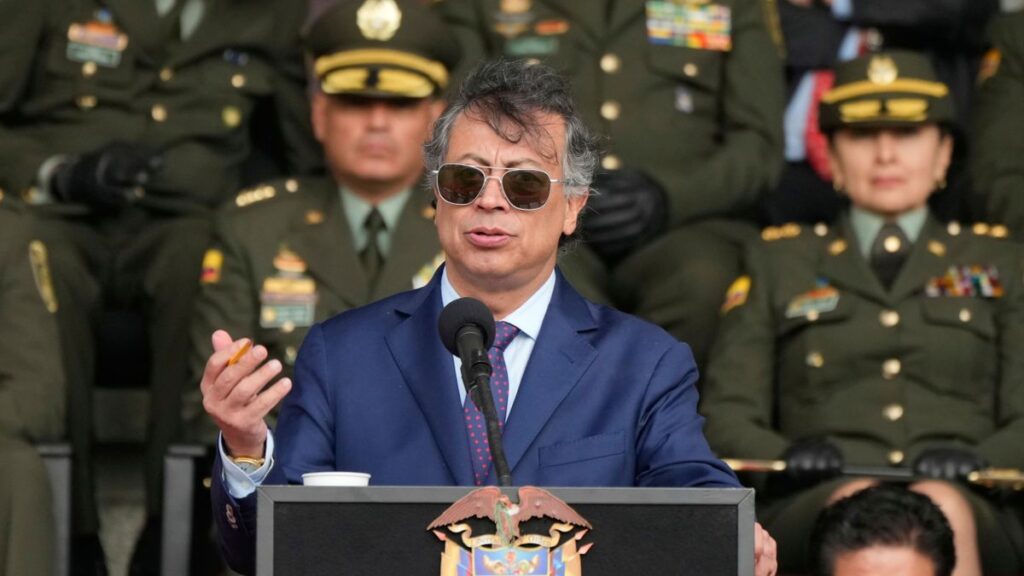 Gustavo Petro Attentat: Kolumbiens Präsident entgeht knapp