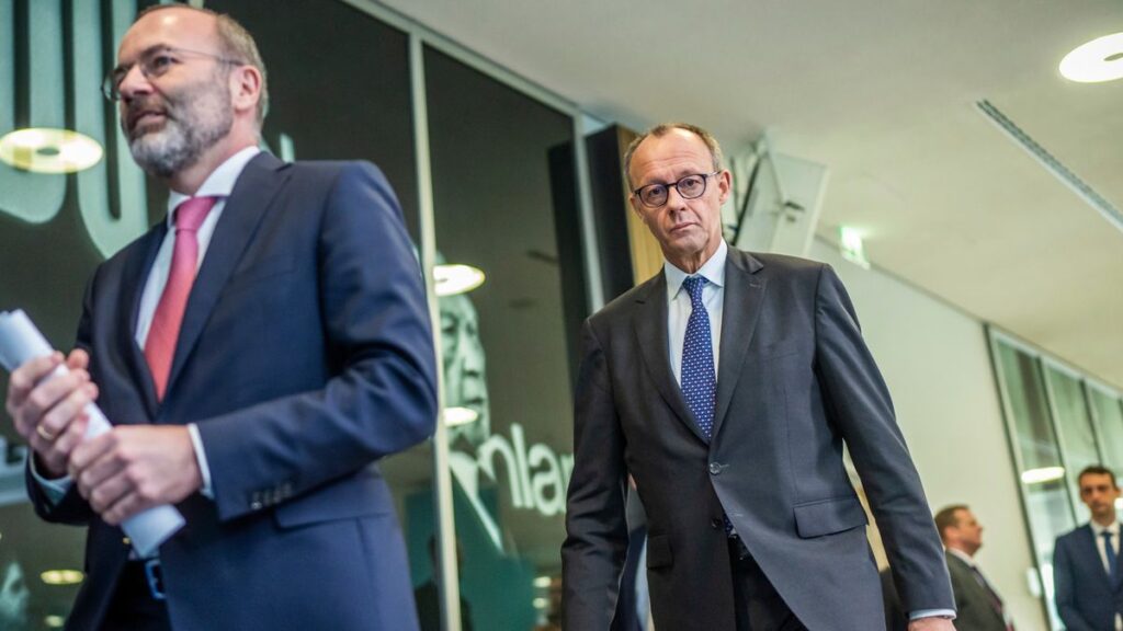 EU als Verteidigungsbündnis: Weber vs. Merz im Machtkampf