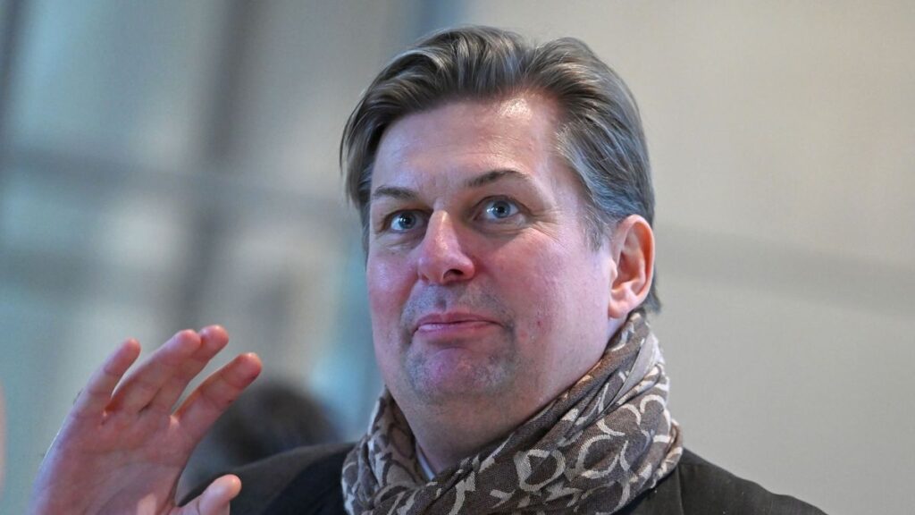 Bundestag billigt weitere Durchsuchungen bei Maximilian Krah