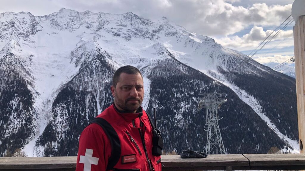 Lawinensprengung Alpen: Rieder sichert Pisten mit Sprengstoff