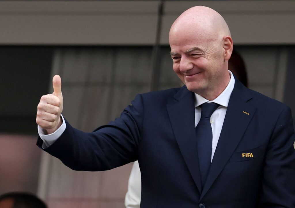 Infantino UEFA Kritik wächst weiter