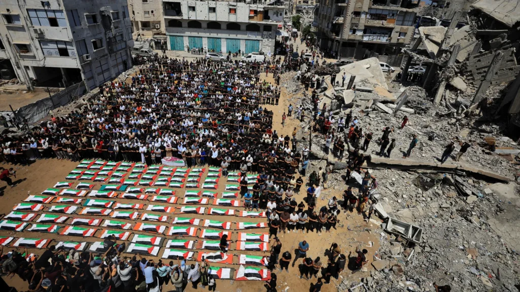 Gaza Massenbegräbnis für 112 geborgene Opfer