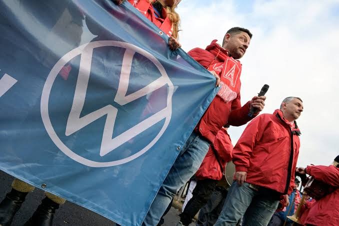 Volkswagen Stellenabbau Streit spitzt sich zu Volkswagen Stellenabbau Streit spitzt sich zu