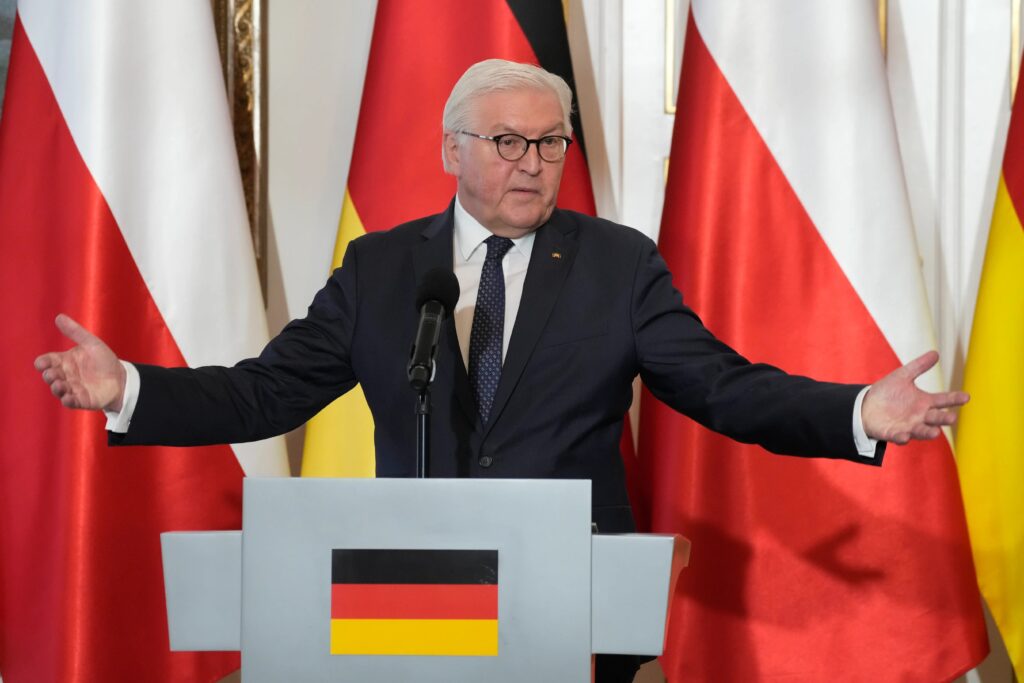 Steinmeier warnt am Einheitstag vor Rückschlägen Steinmeier warnt am Einheitstag vor Rückschlägen