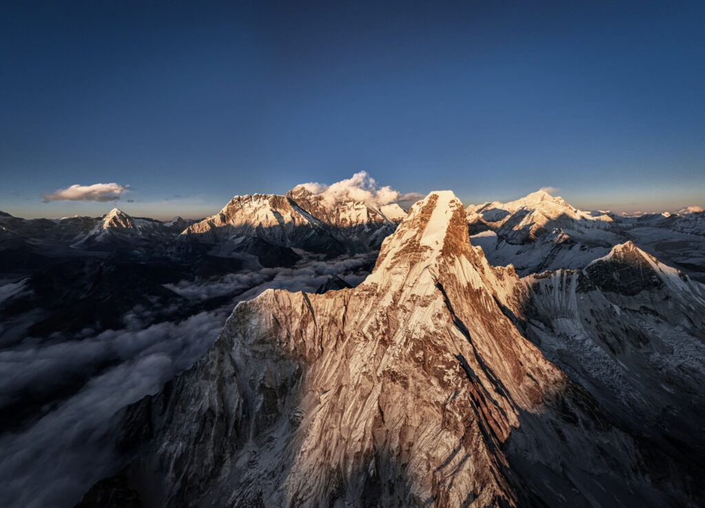Deutscher Bergsteiger stirbt am Ama Dablam Deutscher Bergsteiger stirbt am Ama Dablam
